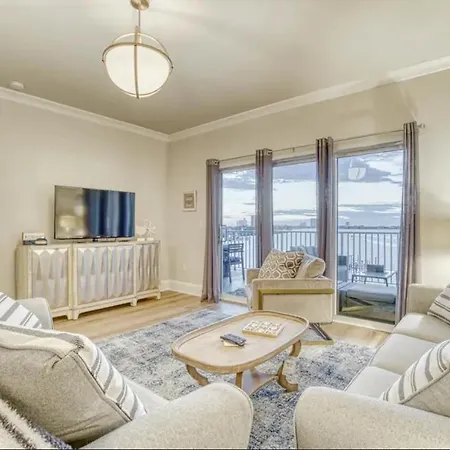 South Harbour Unit 3D Vila